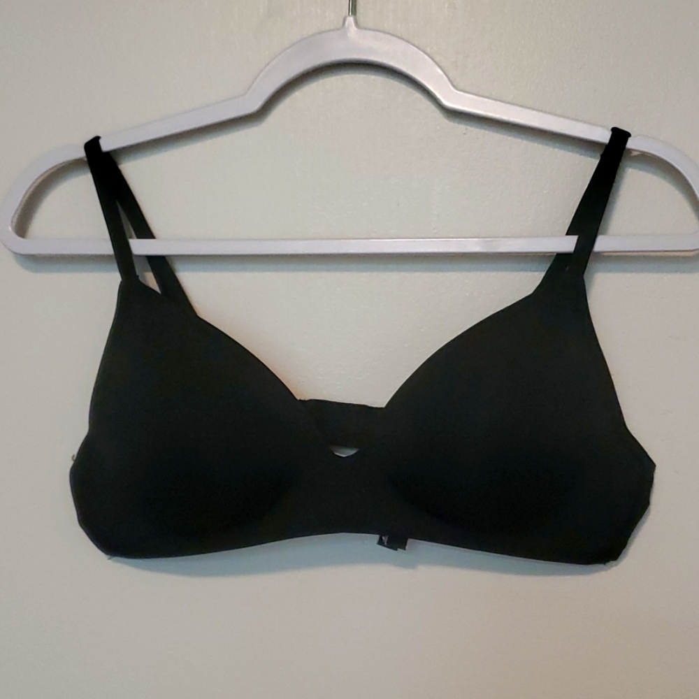 Victoria secret black t shirt bra 36b